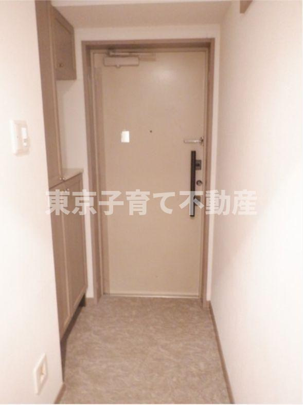 ライオンズガーデンヒルズ白山の玄関