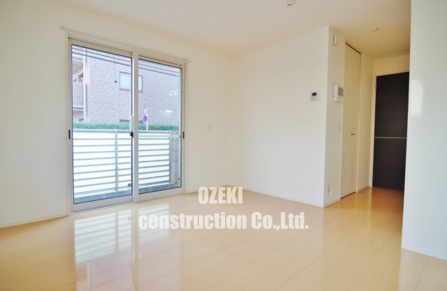 ルミエール新越谷の居間・リビング