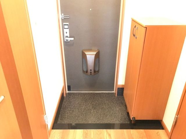 シャイン妙音の玄関