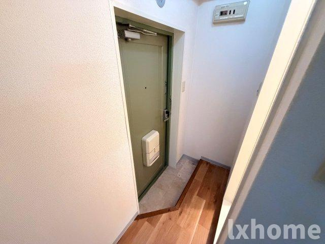 RKAマンションの玄関