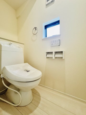 高崎市上和田町のトイレ|清潔感のあるトイレは、1.2階に◎