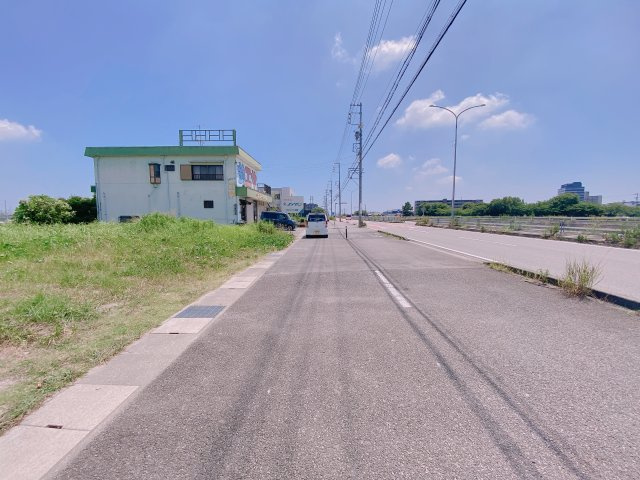 半田市上浜町の前面道路含む現地写真