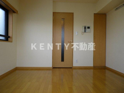 【寝室】 | ルーブル中延弐番館 | 広くて明るい寝室