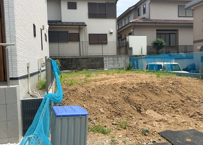 【構造・工法・仕様】 | 木造住宅とは土台、壁、柱など建築物の強度を支える構造体の材に木が使用されている構造を指します。構造体は建物の自重を支えるだけではなく風圧や水圧、積裁荷重などあらゆる衝撃に耐えるための基礎です。