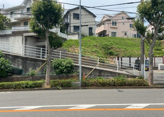 【展望】 | 眺望を気にして物件を探す場合、前面に建物が建っていないか現地で確認しましょう！前面に建物があると景色はもちろん、日当たりや風通しにも影響が出てきます。住んだ時のことを想像しながら現地見学をしましょう。