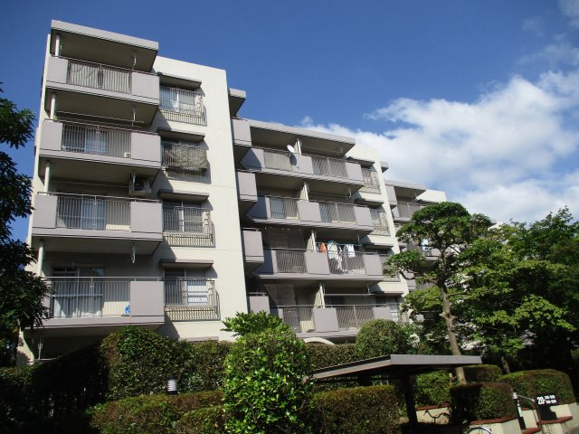 志井サンハイツ20号棟（D-2）の外観