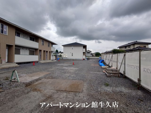 Ravewel 田宮の駐車場