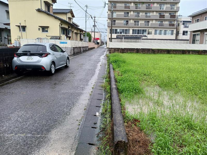 【前面道路含む現地写真】