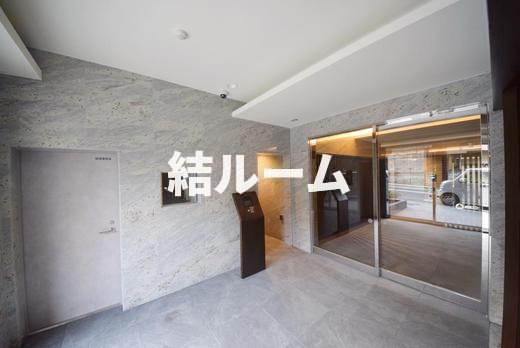 北区王子本町１丁目の賃貸マンションのエントランス
