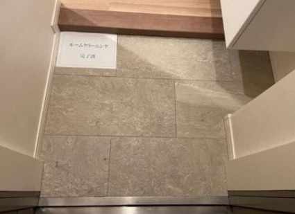  ワールドパレス三軒茶屋の玄関