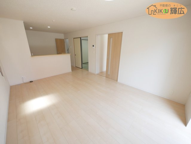 加古川市野口町良野　中古戸建の居間・リビング