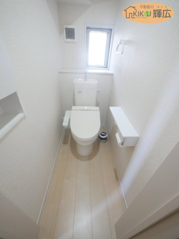 加古川市野口町良野　中古戸建のトイレ