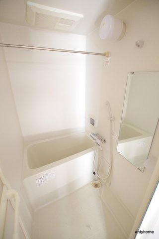 ラフォーレ東野田2　仲介手数料無料の浴室