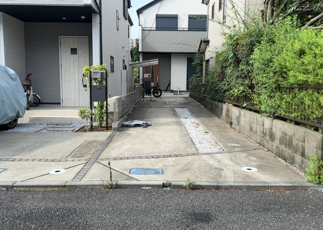【外観】 | 物件の詳細については、現地を見てわかること以外に、役所や法務局などで調べないとわからないことがあります。そのため、現地に行く場合は、もしこの物件を買ったらどのような生活ができるかをイメージしましょう。