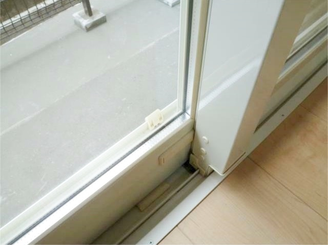 横浜市戸塚区矢部町のアパートのエントランス