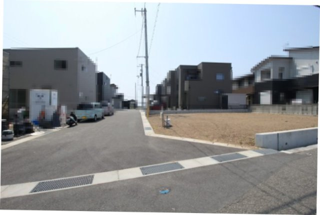 香南市野市町西野　建築条件付き　売土地の前面道路含む現地写真