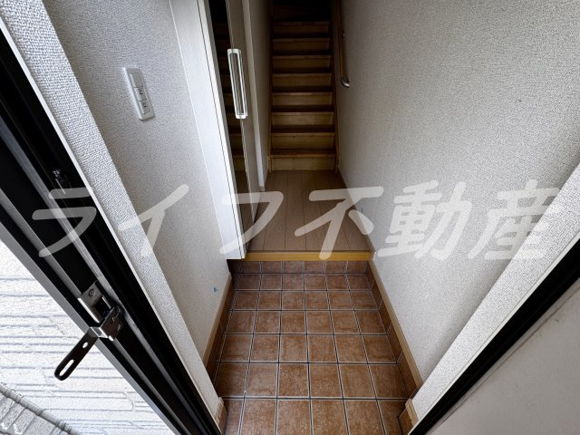 グリーンヒルⅡの玄関|収納もある玄関です