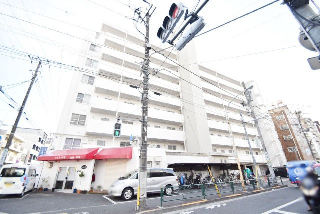 【外観】 | サニーコート東中野 | 手入れの行き届いた外壁やエントランスなど、「見ればわかる」レベルで清潔感を保ったマンションです。築年数を感じさせない姿で皆様をお出迎えします。～即日のご見学可能～　お問合せはお気軽にどうぞ。