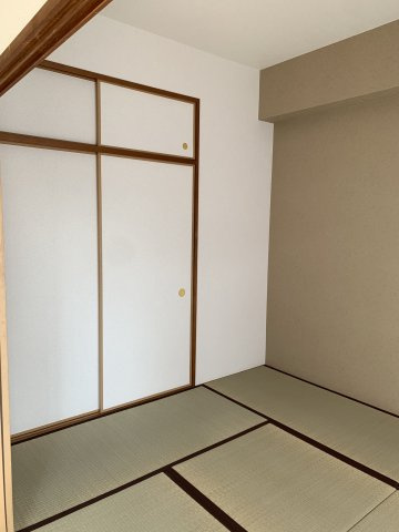グランプレステージ明石西Ⅱの和室