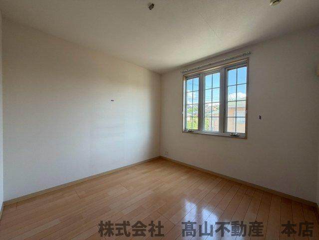 遠賀郡岡垣町中央台２丁目のアパートの洋室