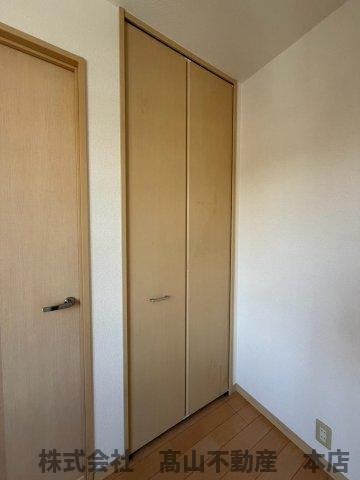 遠賀郡岡垣町中央台２丁目のアパートの収納