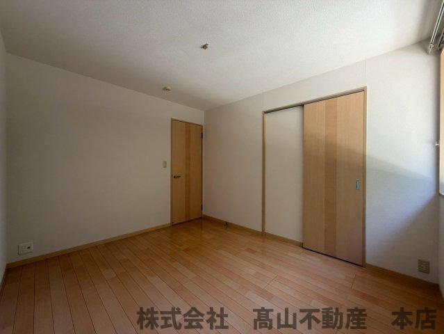 遠賀郡岡垣町中央台２丁目のアパートの洋室