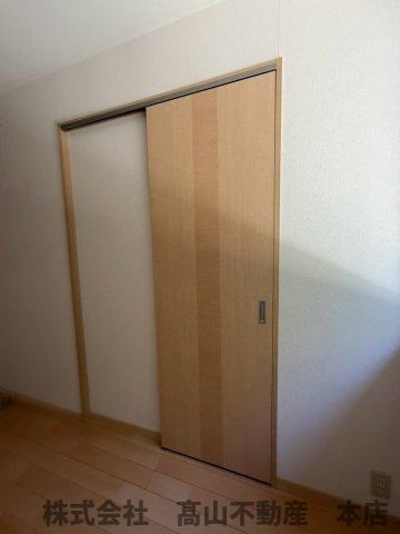 遠賀郡岡垣町中央台２丁目のアパートの収納