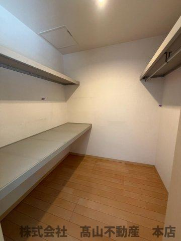 遠賀郡岡垣町中央台２丁目のアパートの収納