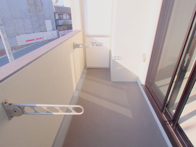 JINs向洋駅南のバルコニー
