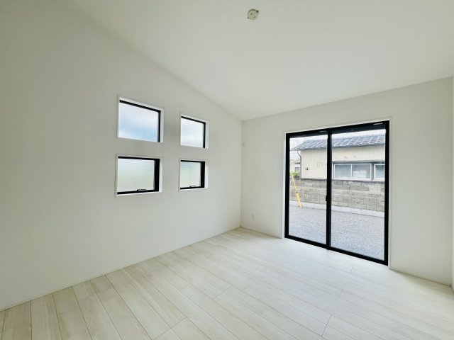太田市高林南町の洋室|7帖の洋室は、WIC付きですっきりとした空間に◎