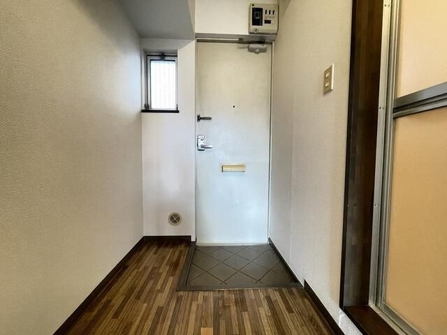 パームハイツの玄関