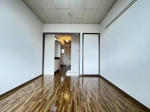 パームハイツの洋室