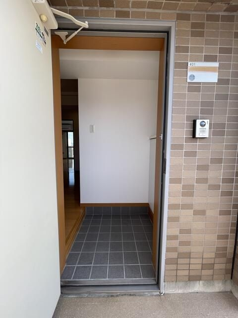 ラルハイツの玄関