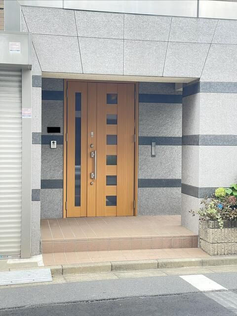 ラルハイツの玄関