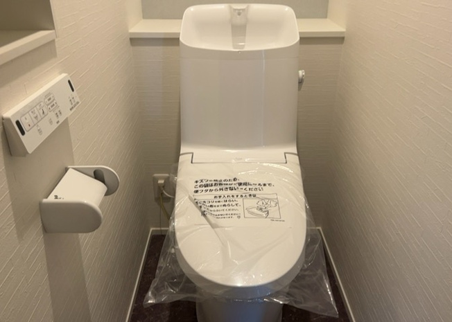 【トイレ】 | トイレは大きさや形、機能、抗菌性などが異なる多種多彩なタイプが各メーカーから出ています。それぞれに良さがあるため、事前にどういったタイプのトイレがいいのかをご家庭内で決めて、内見に行くといいでしょう。