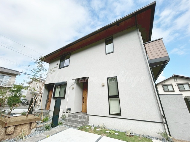 鎌倉市佐助１丁目のアパート