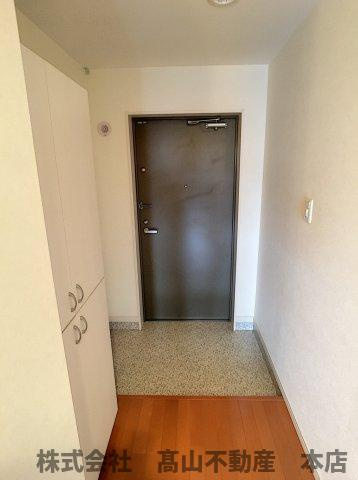 宗像市稲元３丁目の賃貸マンションの玄関