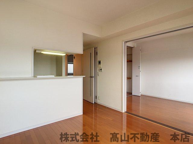 宗像市稲元３丁目の賃貸マンションの居間・リビング