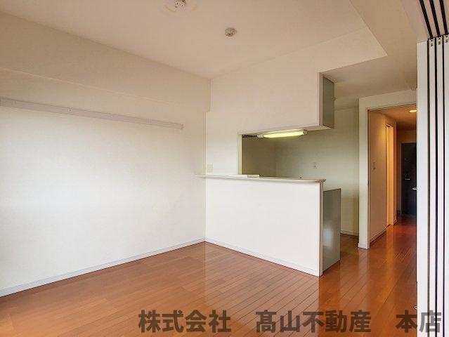 宗像市稲元３丁目の賃貸マンションの居間・リビング