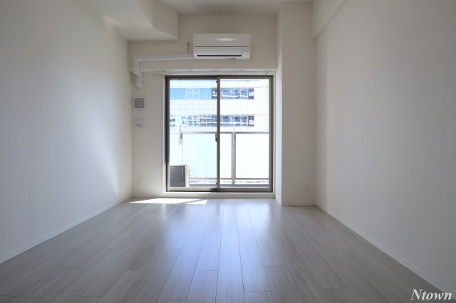【居間・リビング】 | ディアレイシャス名古屋ステーション | こちらの居間で趣味の時間をお楽しみください