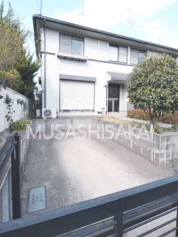貫井陽光テラスの駐車場