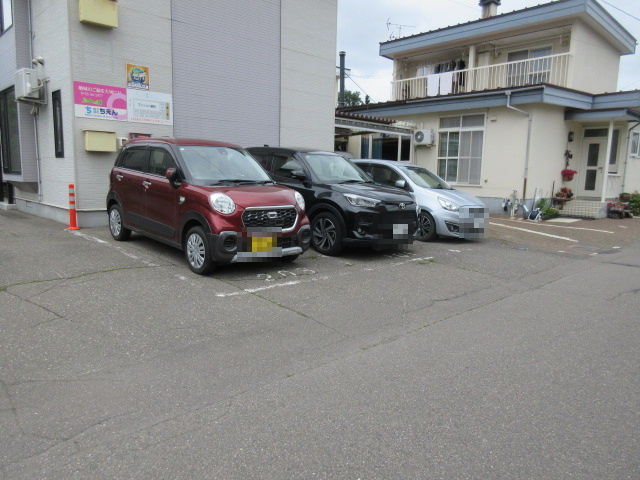 レガーロの駐車場