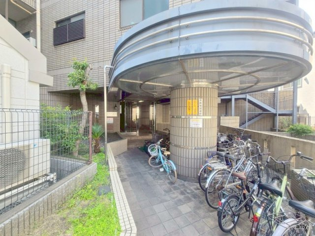 ジオナ塚本　仲介手数料無料のエントランス