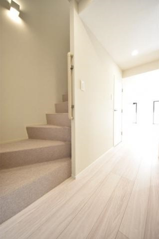 港区西麻布３丁目の賃貸マンションのその他|階段