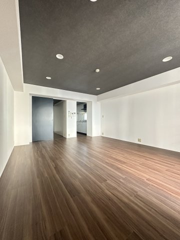 大阪市中央区松屋町住吉の賃貸マンションの居間・リビング