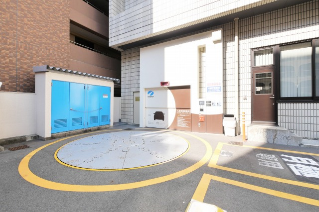 エクセレント中道の駐車場