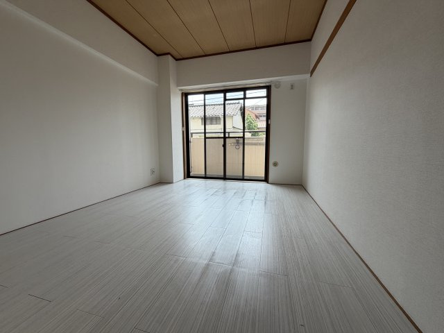 セントラル第2東園田の内装