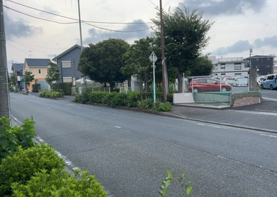 【庭】 | メイツ相模大野 | 物件によっては、入居者が個人的に使用できる専用庭がついているものもあります。また、住宅の中にある土間の部分を庭と呼ぶこともあります。庭の用途は住む人によって変わり、それによってデザインもさまざまです。