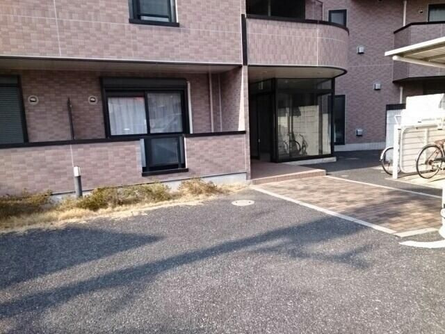 ネオ　ウィングのエントランス