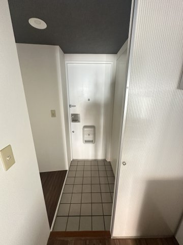 大阪市中央区松屋町住吉の賃貸マンションの玄関